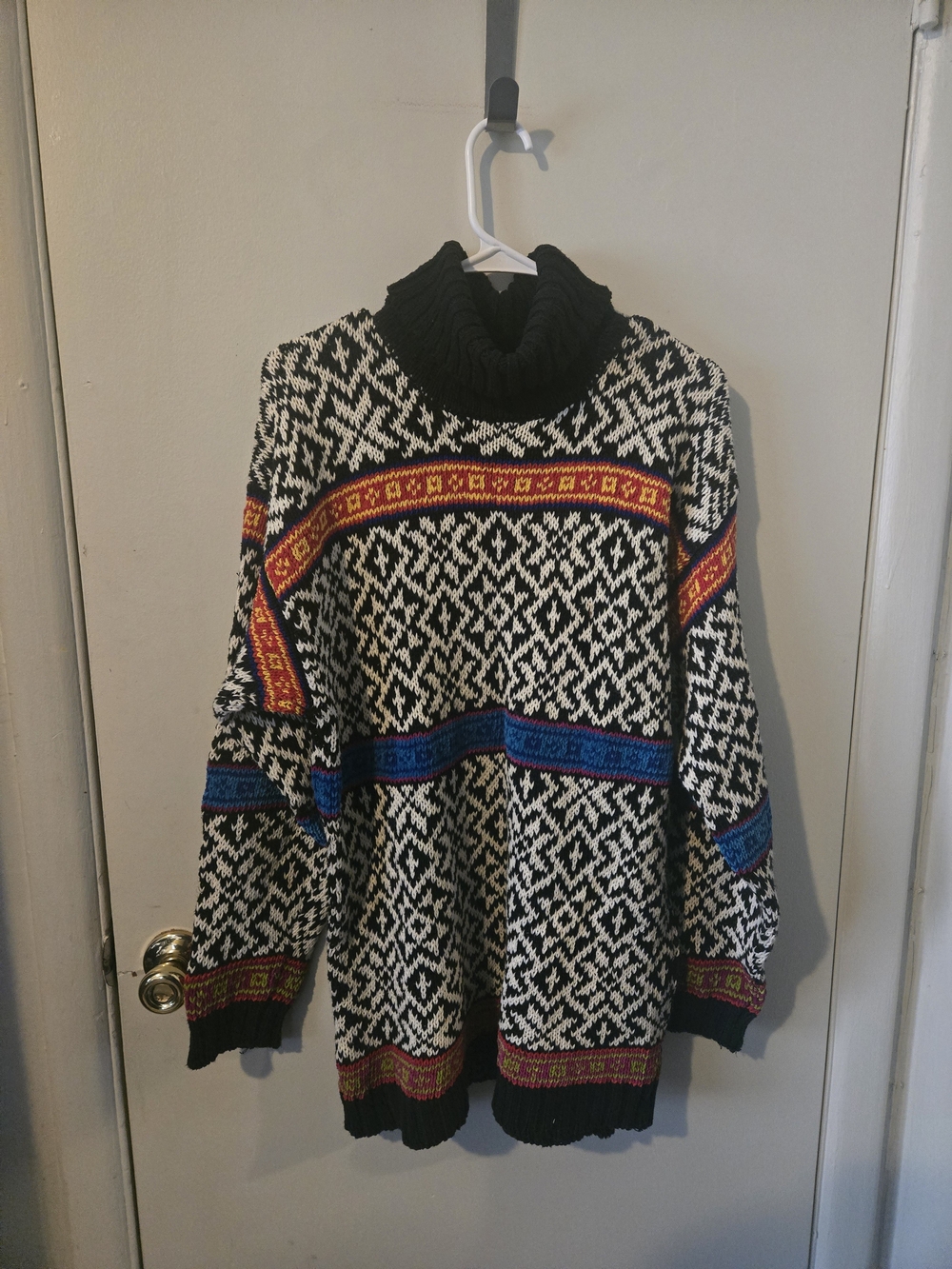 Vtg Liz Claboirne Black & White Patterened Turtleneck Sweater